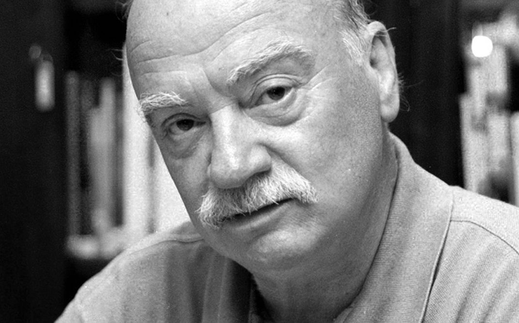 Ο Δημήτρης Νόλλας στις «Συναντήσεις με συγγραφείς» στο café του βιβλιοπωλείου IANOS.