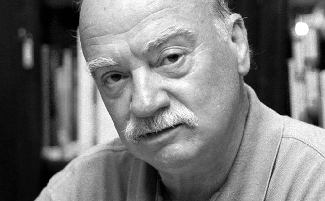 Ο Δημήτρης Νόλλας στις «Συναντήσεις με συγγραφείς» στο café του βιβλιοπωλείου IANOS.