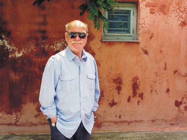 Ο Δημήτρης Νόλλας παρουσιάζει το βιβλίο του «Μάρμαρα στη μέση» στη Λάρισα